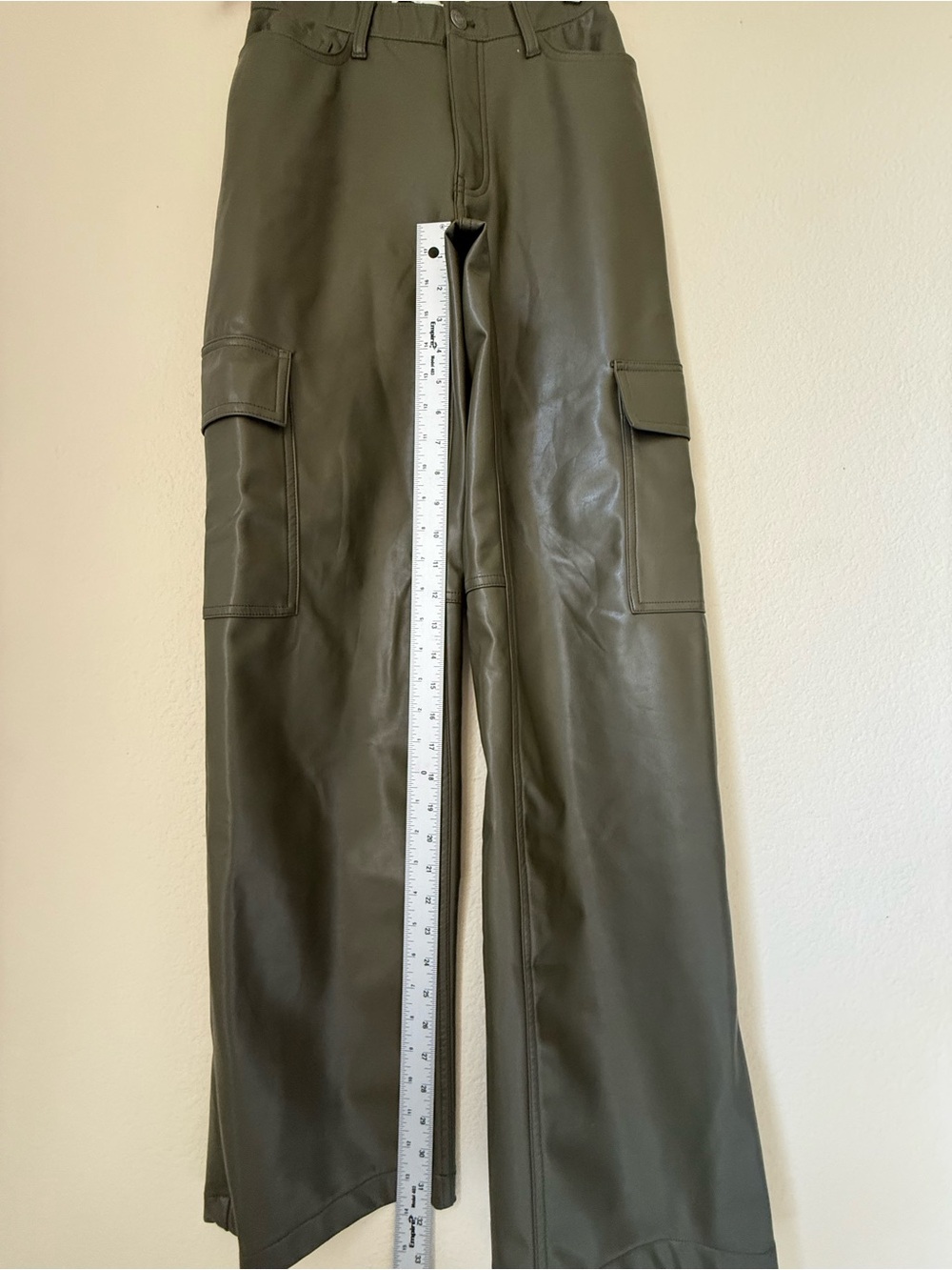 Abercrombie and Fitch Curve Love Vegan Leather Cargo 90s Relaxed Pants in Olive - Picture 13 of 14
